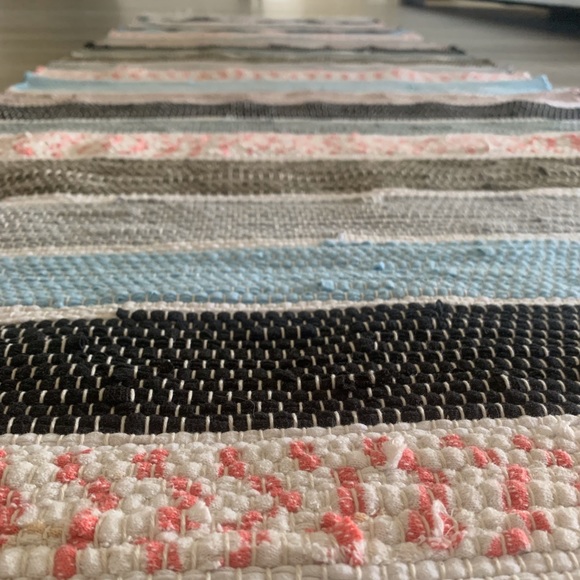 Runner. NWOT - Picture 8 of 10